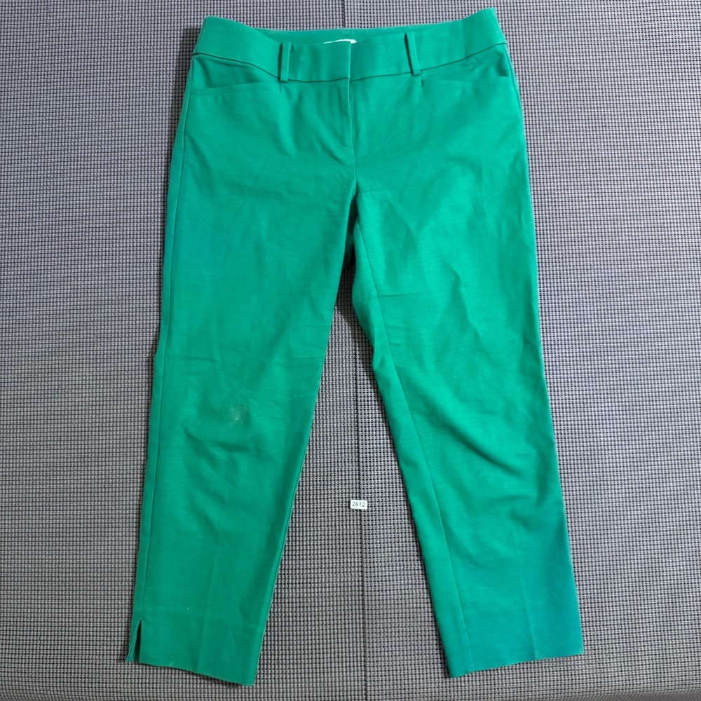 LOFT The Riviera Pant Womens 4P Green Ankle Trousers Straight Leg Slit Hem